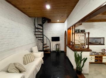 PH · 87m² · 4 Ambientes · PH Tres Ambientes Terraza en Venta en Wilde