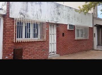 Casa de 6 ambientes, Chabás · Lote Amplio en Zona Céntrica con Potencial