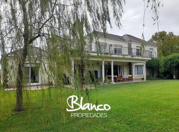 Casa · 392m² · 6 Ambientes · 1 Cochera · Casa en Venta en Estancias del Pilar, Pilar, G. B. a. Zona Norte