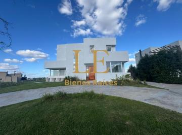 Casa · 190m² · 5 Ambientes · 4 Cocheras · Venta Casa en El Naudir a La Laguna