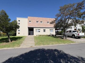 Casa de 6 ambientes, Escobar · Venta Casa a Laguna. Canton Norte