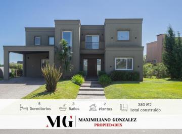 Casa · 320m² · 7 Ambientes · 1 Cochera · Casa en Venta - Terralagos, Canning