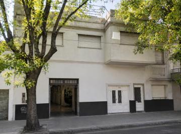 PH · 241m² · 6 Ambientes · 1 Cochera · PH en Boedo
