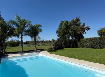Casa · 243m² · 5 Ambientes · 4 Cocheras · Venta Casa Al Golf en San Isidro Labrador, Villanueva