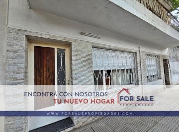 PH de 3 ambientes, Monte Castro · PH 3 Ambientes en Planta Baja Al Frente – Sin Expensas