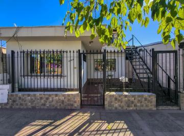 Casa · 247m² · 3 Dormitorios · 1 Cochera · Casa en Venta