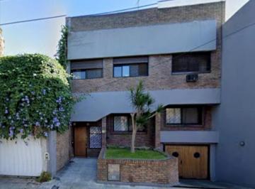 Casa · 204m² · 5 Ambientes · 1 Cochera · Casa en Excelente Ubicación en El Bajo de Vicente López