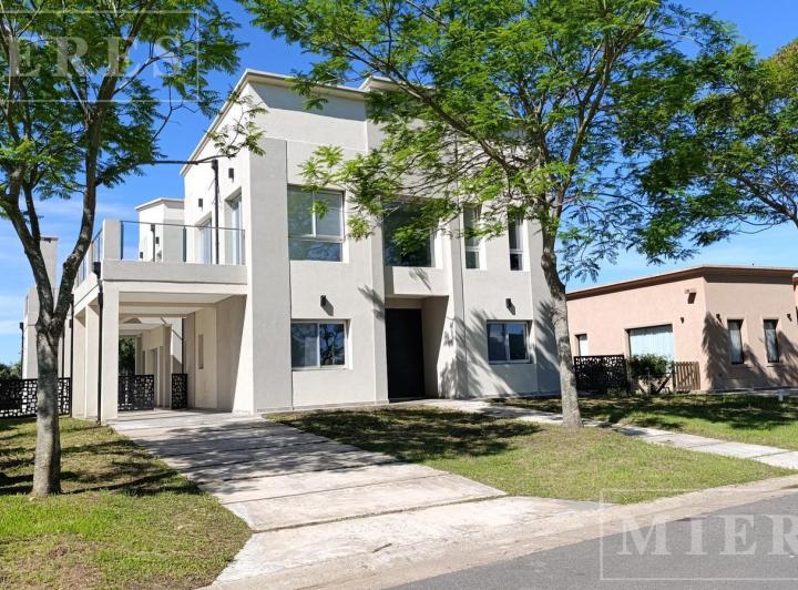Casa en venta en Vistas · 6 ambientes