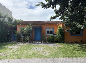 Casa · 82m² · 4 Ambientes · Casa de 3 Dormitorio en Venta Apta Crédito