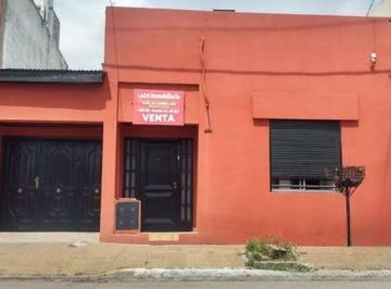 Casa · 1m² · 8 Ambientes · 1 Cochera · Dos Propiedades en un Mismo Lote.