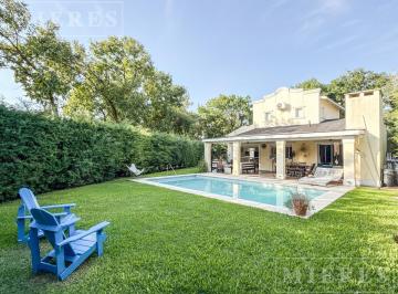 Casa · 180m² · 4 Ambientes · 1 Cochera · Casa en Venta en La Arboleda Escobar