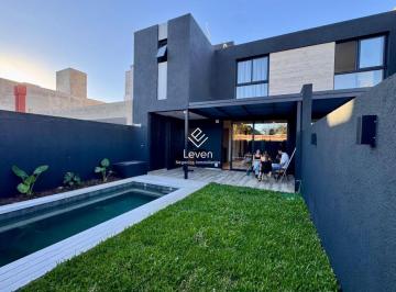 Casa · 180m² · 4 Ambientes · 2 Cocheras · Dulex 2 Dorm. Barrio La Luisita