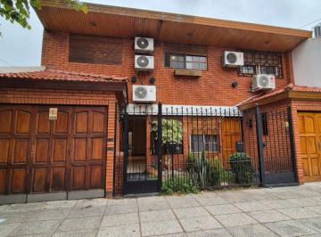 Casa de 4 ambientes, Liniers · Duplex 4 Amb - Garaje - 3 Baños - Patio