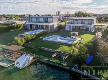 Casa · 160m² · 5 Ambientes · 1 Cochera · Casa en Venta Sobre Lote a La Laguna en Area 6 San Sebastián