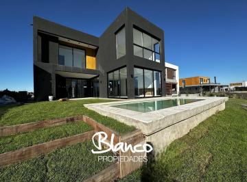 Casa · 278m² · 5 Ambientes · 1 Cochera · Casa en Venta en El Canal, Dique Luján, Villanueva, Tigre