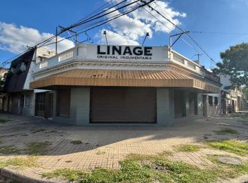 Local comercial en Venta de 4 ambientes  · Excelente Local Comercial en Venta en Calle Crespo 2302 Esquina La Paz - Rosario