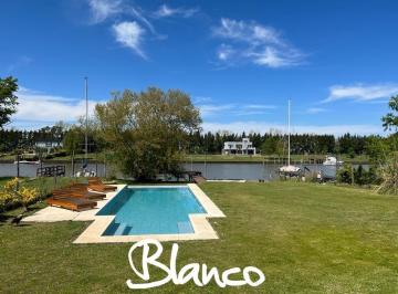 Casa · 400m² · 5 Ambientes · 6 Cocheras · Casa en Venta en Villanueva, Tigre, G. B. a. Zona Norte
