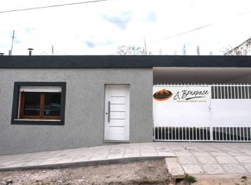 Casa · 4 Ambientes · 2 Cocheras · Casa en Huerta Grande