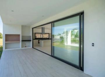 Casa · 130m² · 4 Ambientes · 1 Cochera · Casa en Venta en San Sebastian, Escobar, G. B. a. Zona Norte Area 13 / de Pozo/ Financiamiento