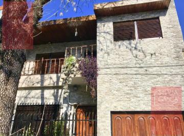 Casa · 345m² · 5 Ambientes · 1 Cochera · Venta Casa - en Flores 5 Amb 3 Baños 4 Dorm. Patio