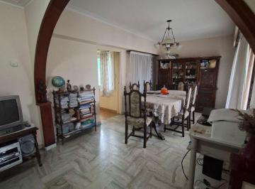 Casa de 5 ambientes, Mar del Plata · Chalet 5 Ambientes, 4baños, Gran Parque, Sobre Lote de 650 m². Villa Primera