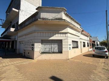 Casa de 4 ambientes, Avellaneda · Casa en Esquina de 4 Ambientes
