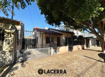 Casa · 156m² · 5 Ambientes · 3 Cocheras · Casa Multifamiliar en Venta en Carapachay
