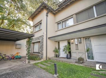 Casa · 200m² · 5 Ambientes · 2 Cocheras · Casa de 200 m en Barrio Cerrado Acropolis Italia 662 Lomas de Zamora Piscina y Jardin