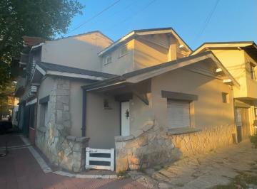 Casa de 4 ambientes, Mar del Plata · Esquina con Doble Acceso y Gran Potencial – Lote Propio 4 Amb
