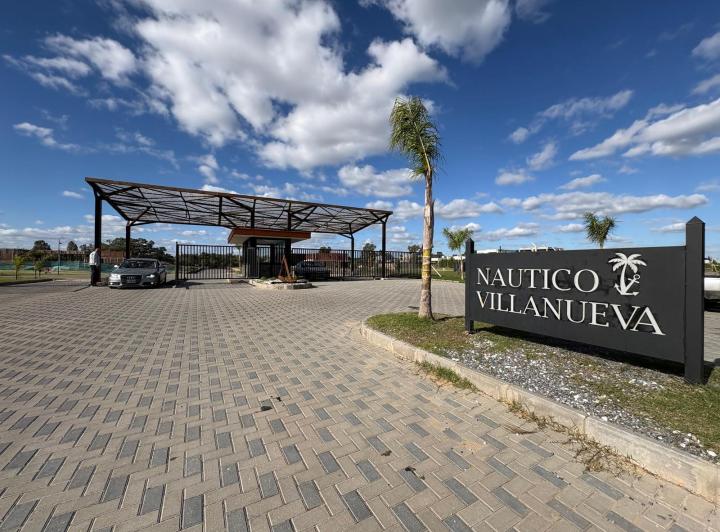 Terreno · 721m²