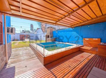 Casa · 164m² · 7 Ambientes · 2 Cocheras · Venta Dos Casas - Cochera - Patio Verde - Piscina