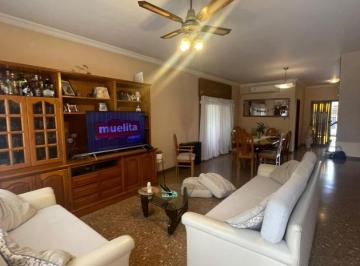 Casa · 180m² · 6 Ambientes · 2 Cocheras · Casa en Venta Berazategui Centro