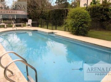 Quinta vacacional · 255m² · 4 Ambientes · 3 Cocheras · Casa Quinta en Venta 5 Ambientes en Parque Leloir Sobre Lote 1700 m