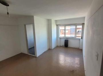 Departamento · 38m² · 2 Ambientes · Venta Departamento 2 Ambientes Al Frente. Zona Plaza Colón
