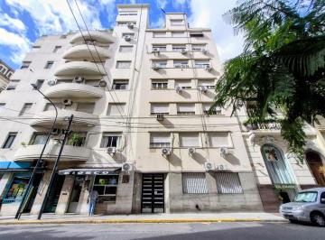 Departamento de 4 ambientes, Recoleta · Ayacucho y Juncal - Piso Alto con Cochera
