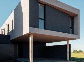 Casa · 227m² · 6 Ambientes · 2 Cocheras · Venta Casa 3 Dorm B°cuestas de Manantiales