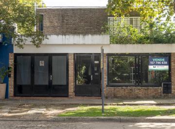 Casa · 145m² · 5 Ambientes · 1 Cochera · Venta. Casa en Centro de Baigorria.