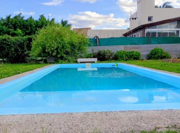 Casa de 3 ambientes, Salta · Alquiler de Casa con Pileta en Barrio Semi Cerrado