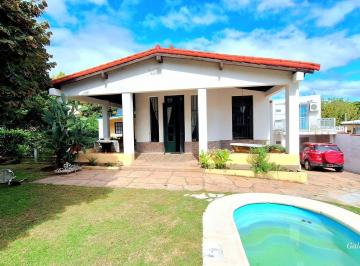 Casa · 507m² · 12 Ambientes · 1 Cochera · Huerta Grande Señorial Casona en Pleno Centro