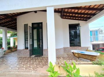 Casa · 507m² · 12 Ambientes · 1 Cochera · Huerta Grande Señorial Casona en Pleno Centro