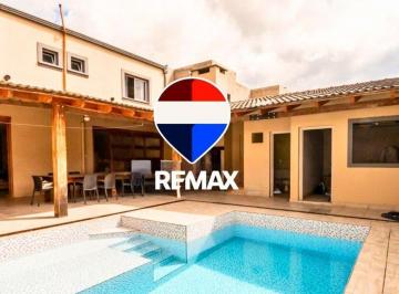 Casa · 260m² · 4 Ambientes · 1 Cochera · Casa Venta Via Aurelia Zona Aeropuerto