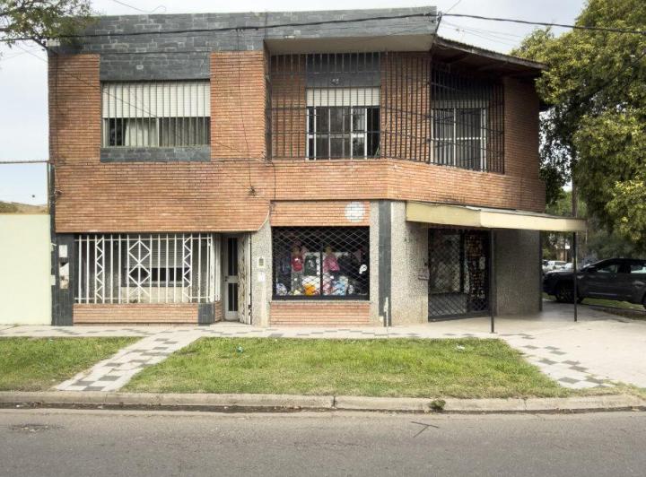 Casa · 279m² · 7 Ambientes · 1 Cochera