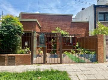 PH · 76m² · 3 Ambientes · 1 Cochera · A. Venta Impecable PH Tres Ambientes con Cochera - Excelente Ubicacion