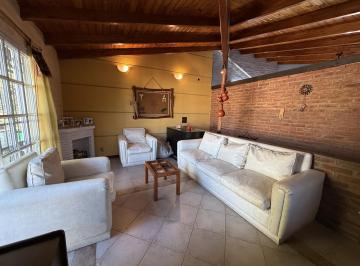 Casa · 87m² · 3 Ambientes · Casa 3 Dorm. Impecable Excelente Ubicacion