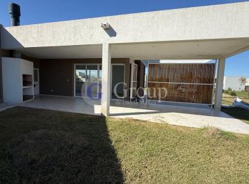 Casa · 245m² · 5 Ambientes · 1 Cochera · Casa Chalet en Venta en San Sebastian - Area 1, San Sebastian, Escobar