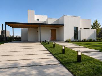 Casa · 208m² · 5 Ambientes · 2 Cocheras · Casa en Venta en San Sebastian, Escobar, G. B. a. Zona Norte Area 8 a La Laguna/ a Estrenar/ Suite en