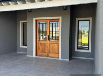 Casa · 150m² · 6 Ambientes · 2 Cocheras · Casa Santomas Pueblo Verde