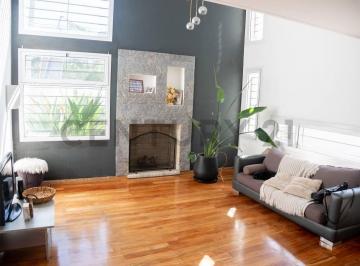 Casa · 210m² · 6 Ambientes · 2 Cocheras · Casa 4 Dorm. - Gonnet, La Plata