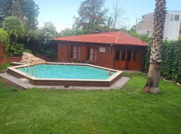 Casa · 400m² · 4 Dormitorios · 2 Cocheras · Hermosa Casa en Barrio Santa Elena de Vistalba