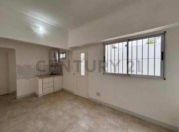 PH · 31m² · 2 Ambientes · PH en Venta en Los Hornos de 1 Dormitorio